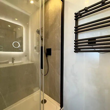 Azur - Scls Locations *